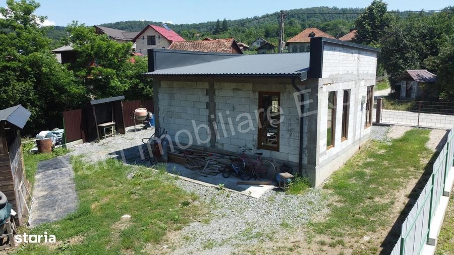 Casă cu 6 camere în Tutana