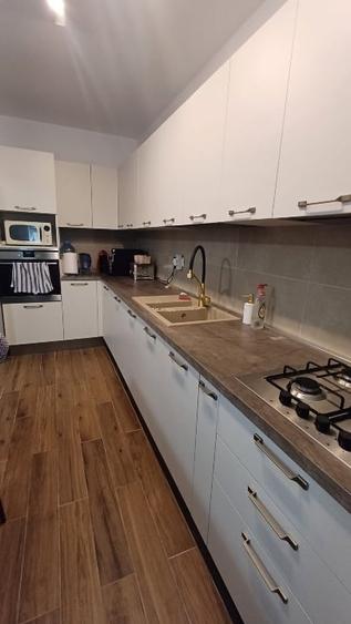 Apartament cu 2 camere decomandat, mobilat în Tomis Plus