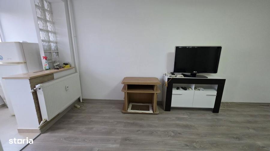 Garsonieră semidecomandată, mobilată în Vitan