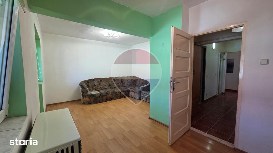 Apartament cu 4 camere în Vitrometan