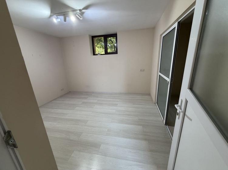 Casă cu 3 camere cu Teren 165 Mp în Central
