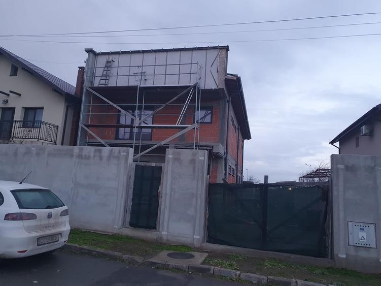 Casă individuală cu 5 camere cu Teren 300 Mp în Agigea