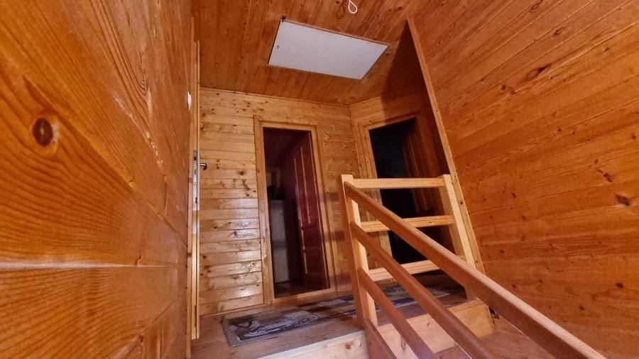 Casă cu 3 camere în Eremitu