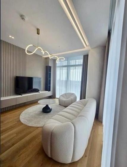 Apartament cu 3 camere semidecomandat în Floreasca