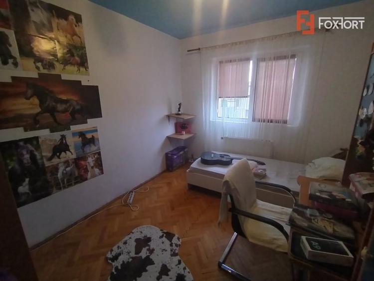 Apartament cu 3 camere decomandat, mobilat în Girocului