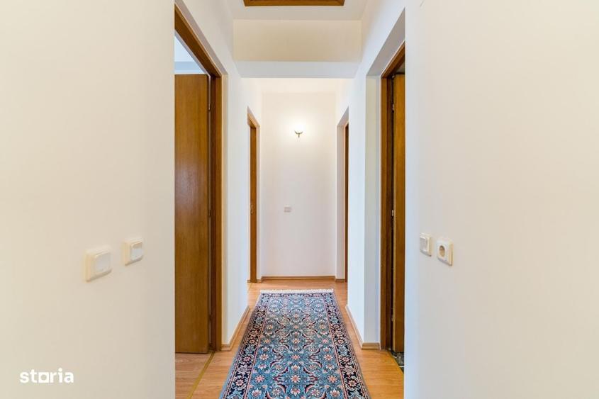 Casă cu 4 camere decomandat în Central