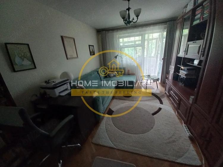 Apartament cu 2 camere semidecomandat, mobilat în Podu Roș