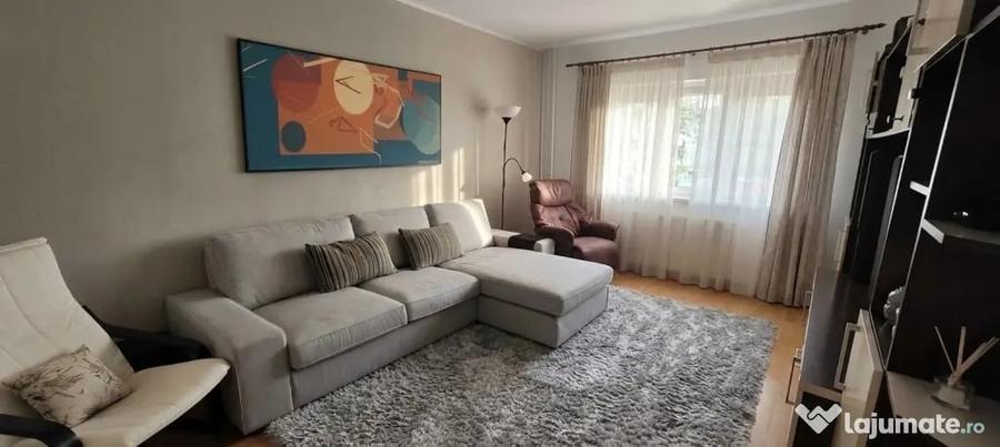 Apartament cu 3 camere decomandat, mobilat în Central