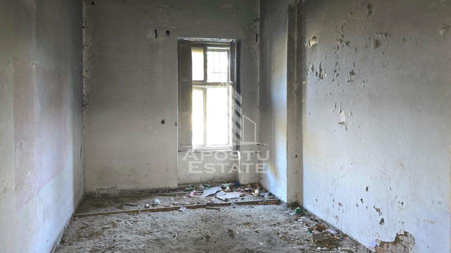 Casă individuală cu 55 camere cu Canalizare în Semicentral