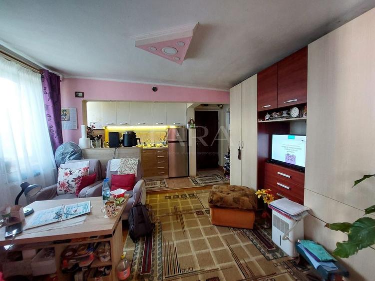 Apartament cu 2 camere semidecomandat, mobilat în Gheorgheni