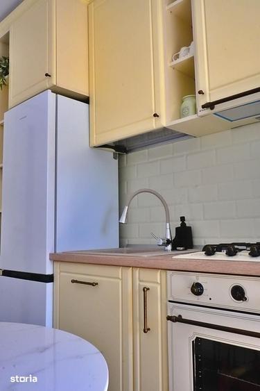 Apartament cu 3 camere decomandat în Exterior Vest