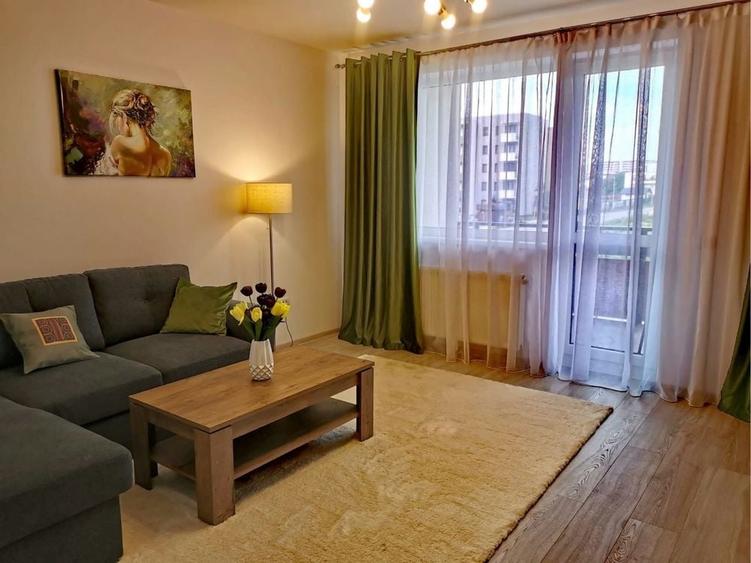 Apartament cu 2 camere decomandat în Tractorul