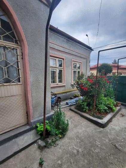 Casă cu 4 camere în Poștei - Bucov