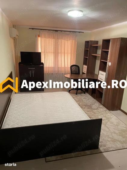 Apartament cu 4 camere decomandat în Central