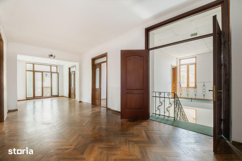 Casă cu Teren 385 Mp în Peninsula