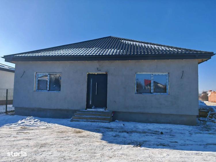 Casă cu 4 camere cu Teren 400 Mp în Crevedia
