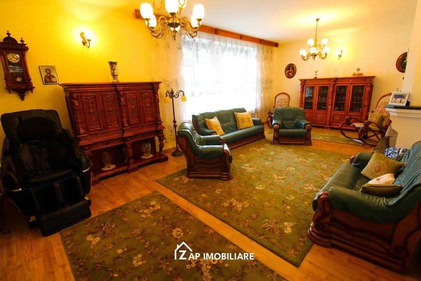 Casă individuală cu 7 camere cu Canalizare în Unirii