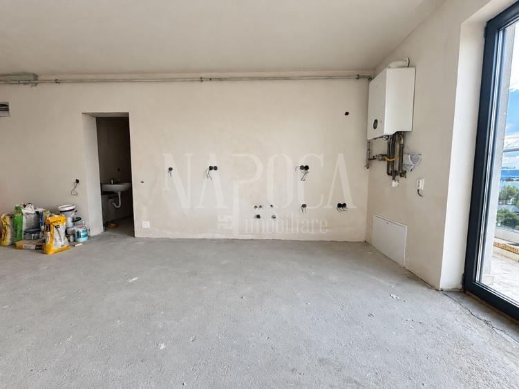 Penthouse cu 3 camere semidecomandat în Bună Ziua