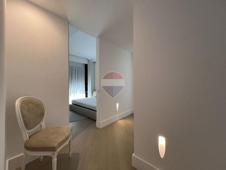 Apartament cu 3 camere decomandat, mobilat în Iancu Nicolae