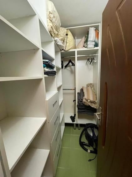 Apartament cu 3 camere semidecomandat, mobilat în Podu Roș
