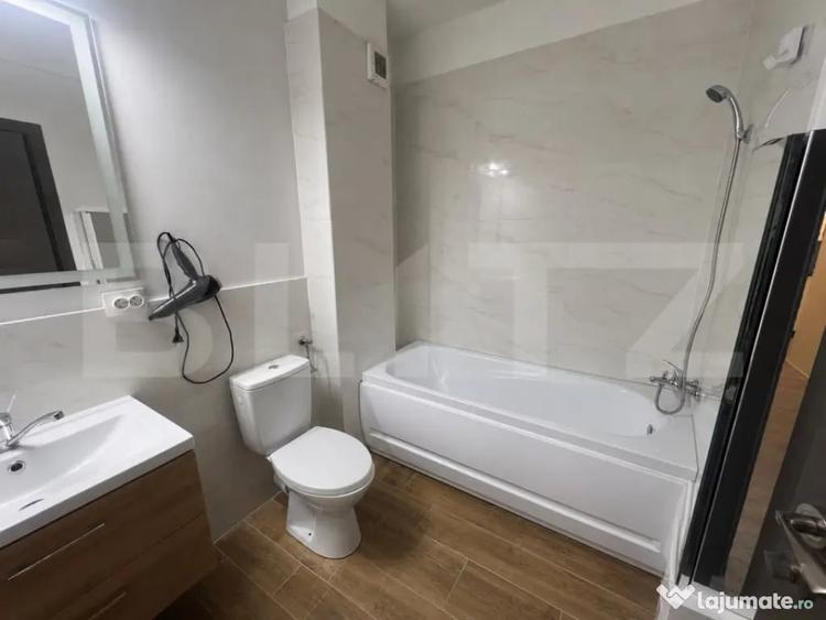Apartament cu 3 camere semidecomandat în Florești