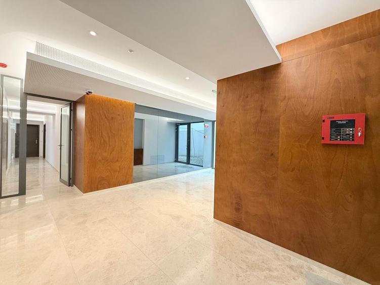 Apartament cu 4 camere decomandat în Timpuri Noi