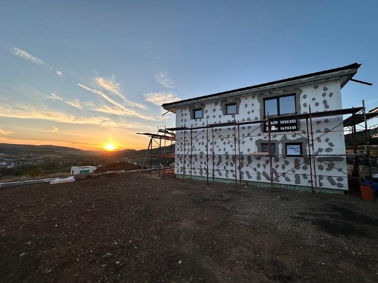 Casă individuală cu 4 camere cu Teren 600 Mp în Baciu