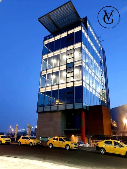 Spațiu comercial, de 963.90002441406 mp, în Peninsula