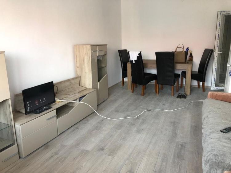 Apartament cu 3 camere decomandat în Babadag