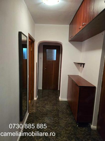 Apartament cu 4 camere semidecomandat în Gorjului