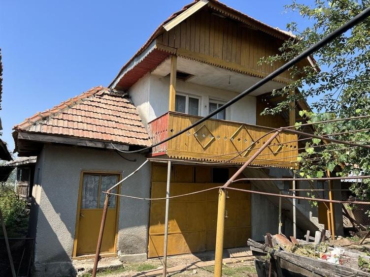 Casă cu 4 camere în Poiana