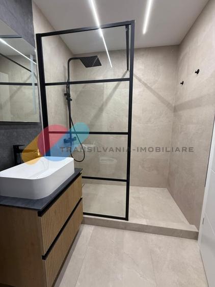Apartament cu 2 camere semidecomandat, mobilat în Florești