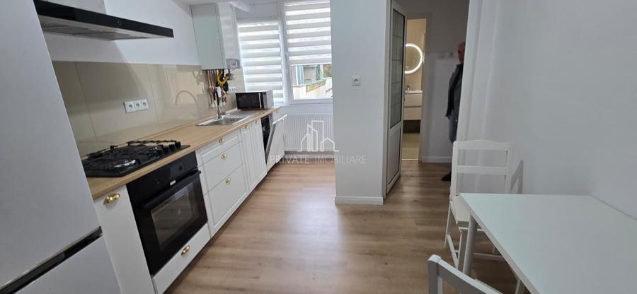 Apartament cu 2 camere decomandat în Cornișa