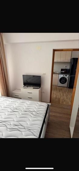 Apartament cu 3 camere decomandat în Exterior Vest
