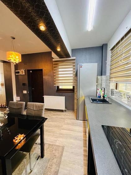 Duplex cu 4 camere cu Canalizare în Palazu Mare