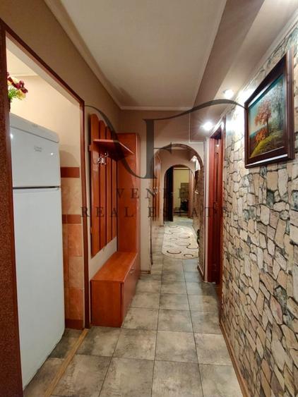 Apartament cu 3 camere decomandat în Obor