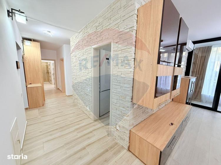 Apartament cu 3 camere decomandat în Roșu