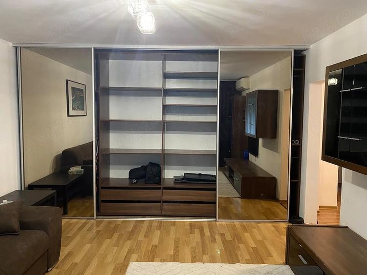 Apartament cu 3 camere decomandat în Brâncoveanu
