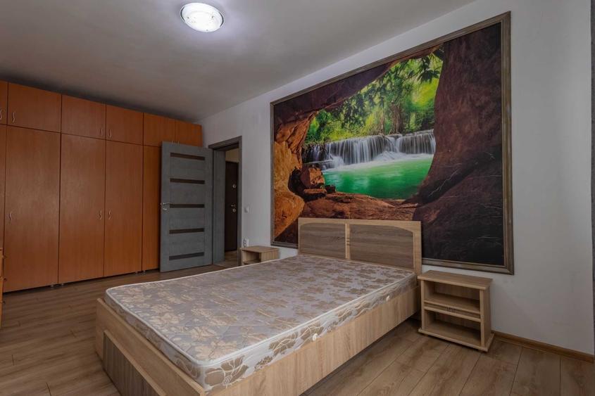Apartament cu 3 camere decomandat în Florești