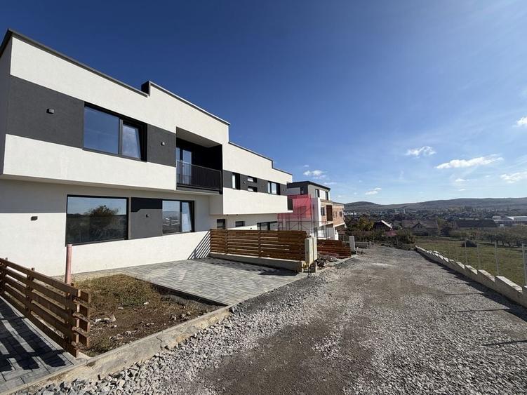 Casă cu 4 camere cu Teren 105 Mp în Central
