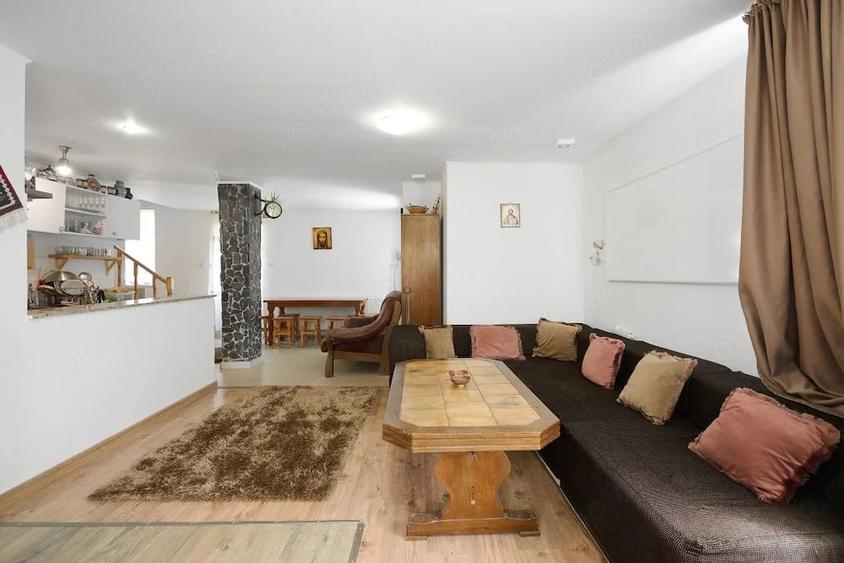 Casă cu 5 camere cu Teren 6412 Mp în Dâmbovicioara
