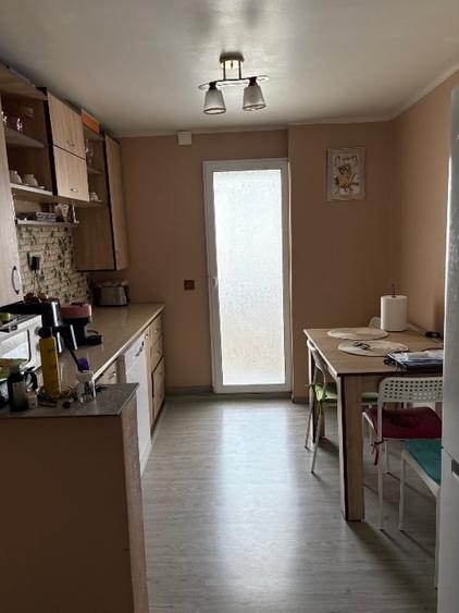 Apartament cu 2 camere decomandat în 9 Mai