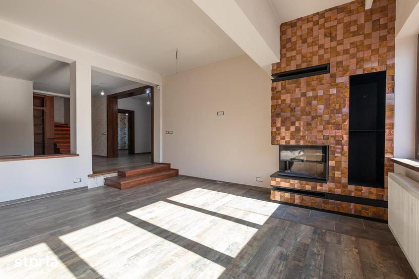 Casă cu Teren 1800 Mp în Răzvad