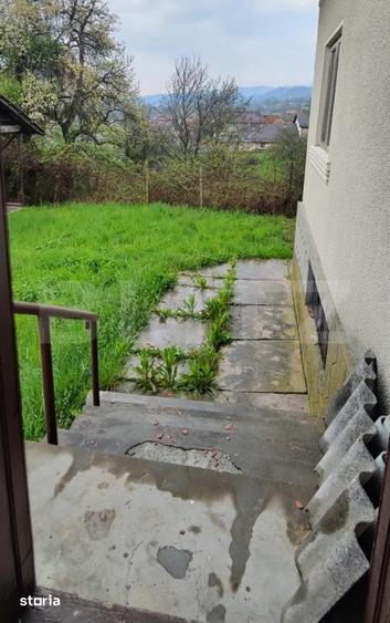 Casă cu Teren 1755 Mp în Malu cu Flori