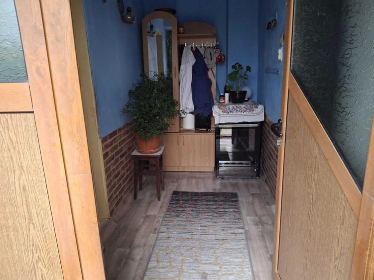 Casă cu 3 camere în Rătești