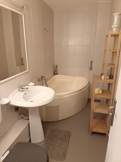 Apartament cu 2 camere decomandat în Decebal