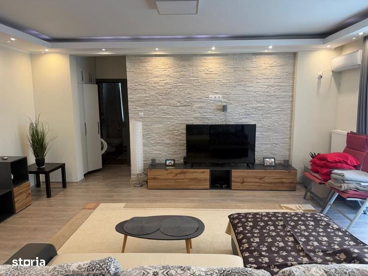 Apartament cu 2 camere în Micro 16