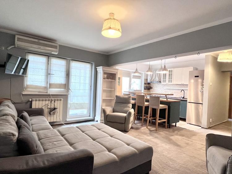 Apartament cu 4 camere semidecomandat, mobilat în Ștefan cel Mare