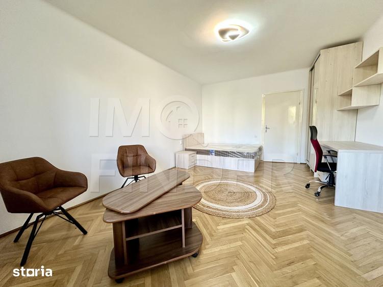 Apartament cu 3 camere decomandat în Central
