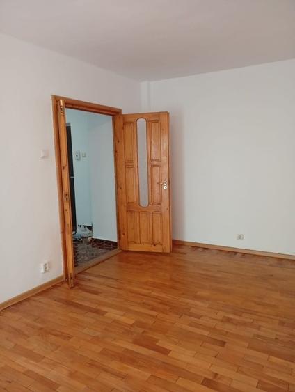 Apartament cu 2 camere decomandat în Ciritei